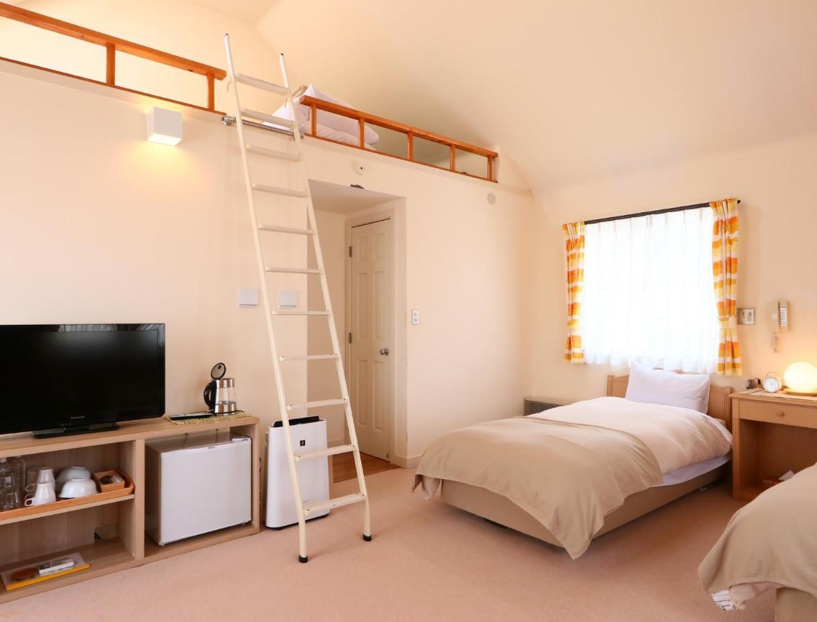Ryosha Tsukiakari Bed & Breakfast Yamanakako Exterior photo