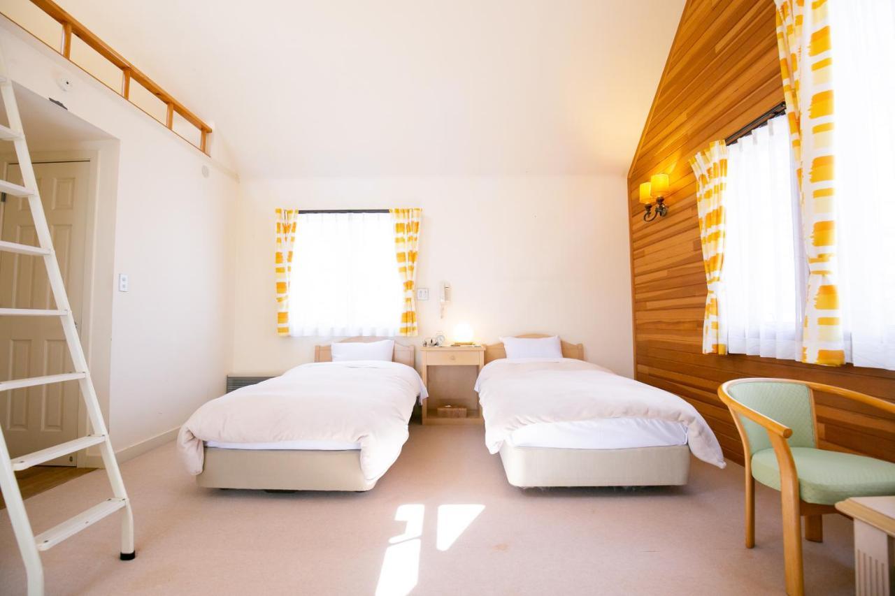 Ryosha Tsukiakari Bed & Breakfast Yamanakako Exterior photo